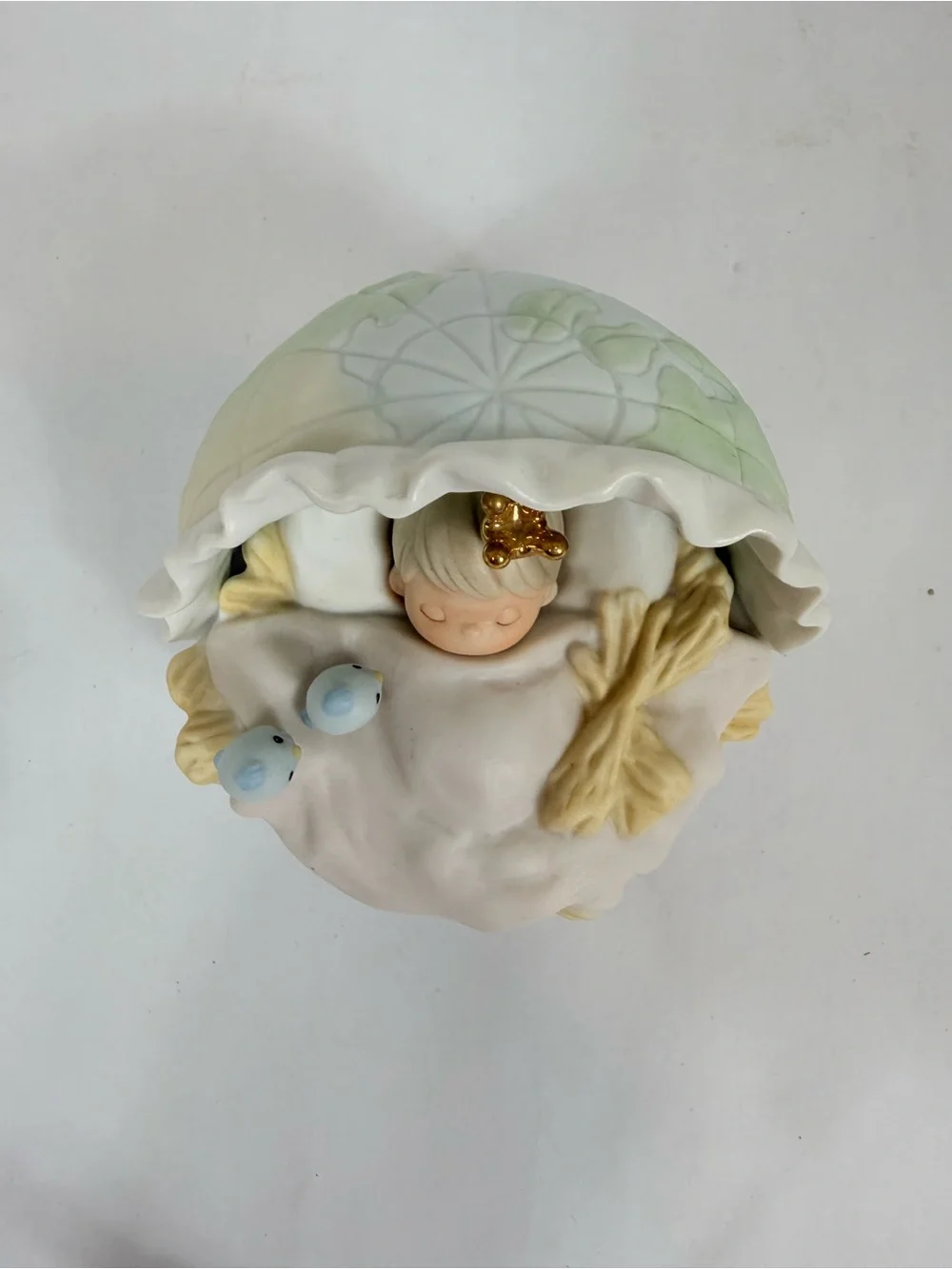 Precious Moments Sleeping Baby Figurine Globe Enesco Vintage 2000
